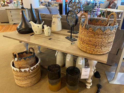 Furniture Store «La-Z-Boy Furniture Galleries», reviews and photos, 4116 Oleander Dr, Wilmington, NC 28403, USA