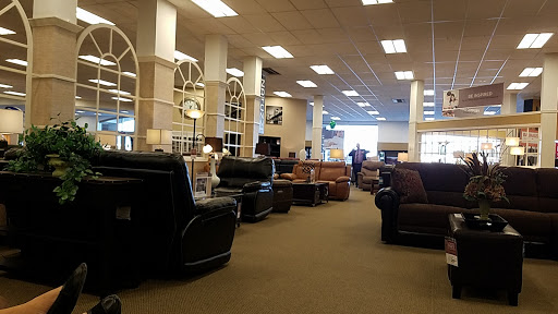 Furniture Store «Raymour & Flanigan Furniture and Mattress Store», reviews and photos, 3430 Erie Blvd E, Syracuse, NY 13214, USA