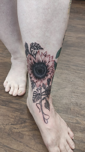 Explore feminine tattoo ideas, creative tattoo ideas in Lewiston, available at Walkins tattoos studio