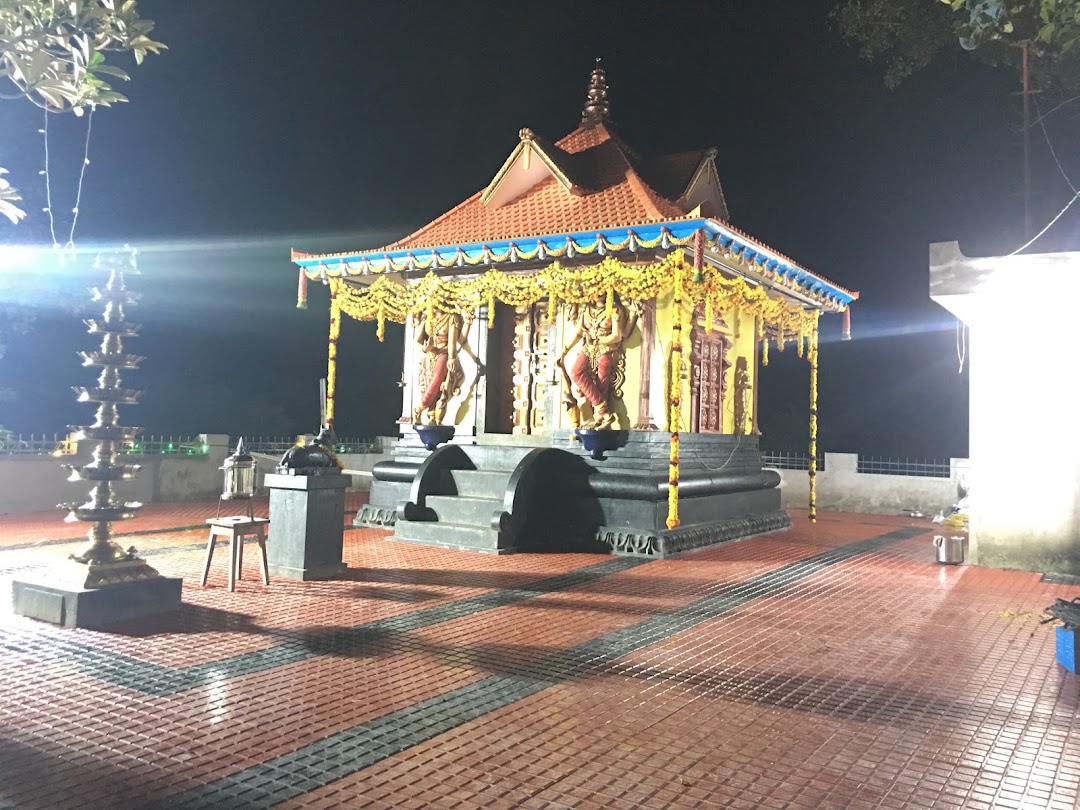പുനവൂപ്പാറ ആയിരവല്ലി തമ്പുരാൻ ക്ഷേത്രം