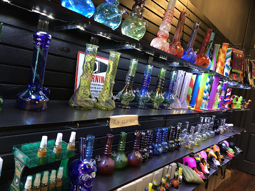 Tobacco Shop «Puffit Smoke & Vape Shop», reviews and photos, 4434 S Archer Ave, Chicago, IL 60632, USA