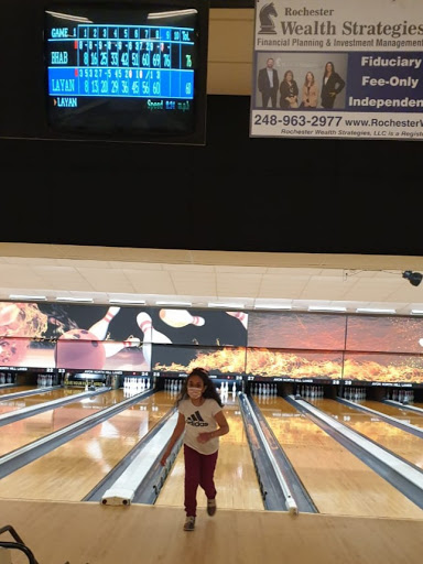 Bowling Alley «Avon North Hill Lanes», reviews and photos, 150 W Tienken Rd, Rochester Hills, MI 48306, USA