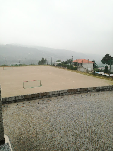 Campo de Futebol de Paredes de Viadores - Baião