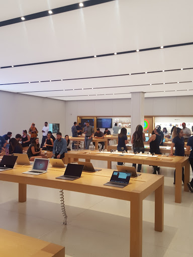 Shopping Mall «Stoneridge Shopping Center», reviews and photos, 1 Stoneridge Mall Rd, Pleasanton, CA 94588, USA