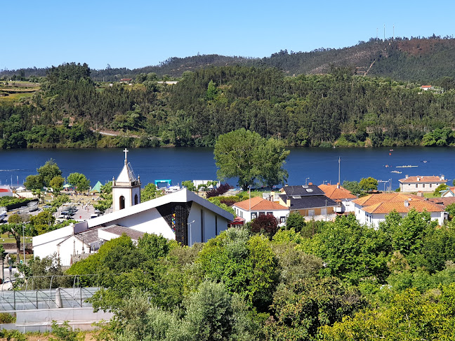 Comentários e avaliações sobre o Igreja Matriz de Melres