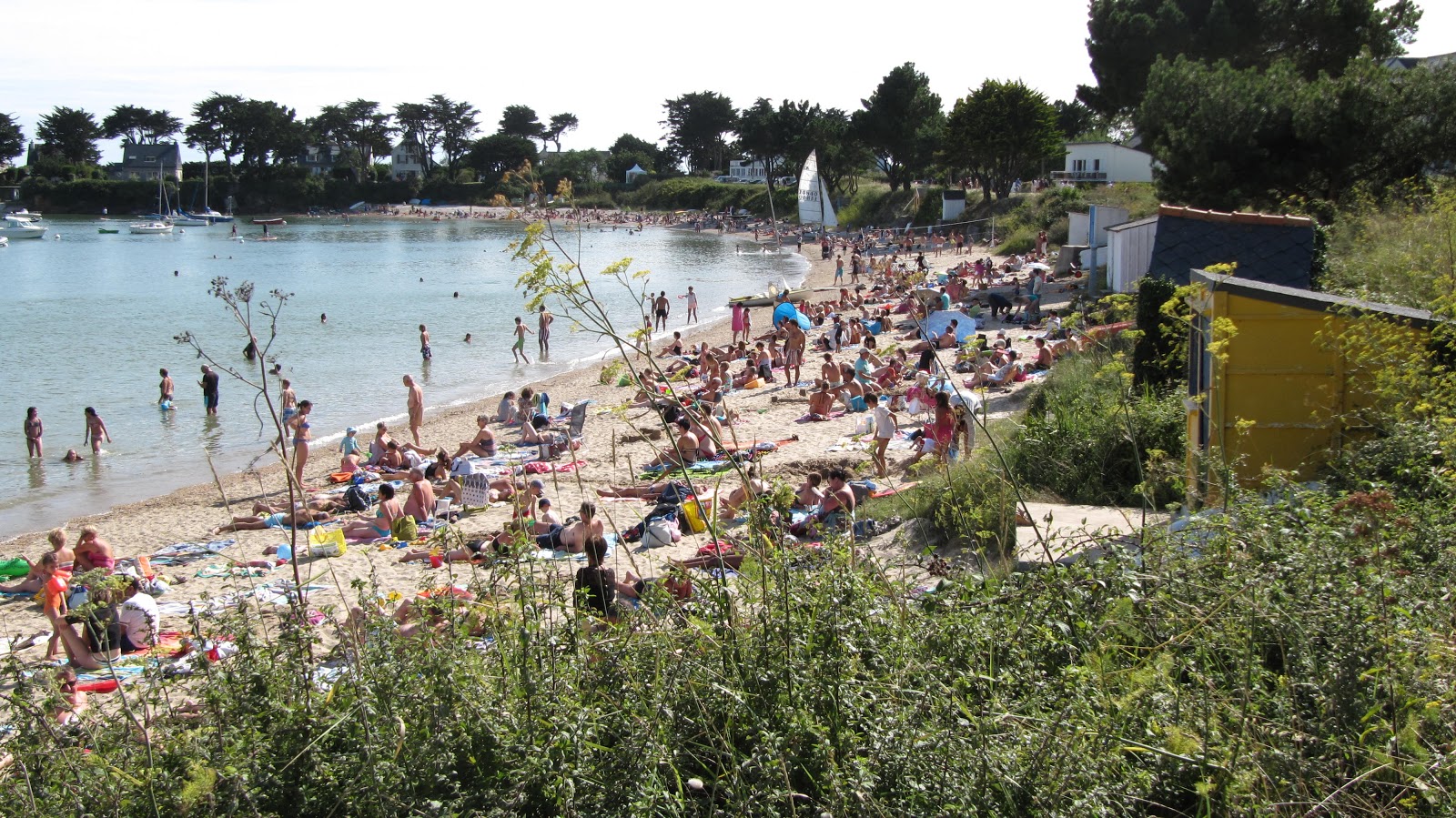 Petite Plage De Kervoyal'in fotoğrafı ve güzel manzarası
