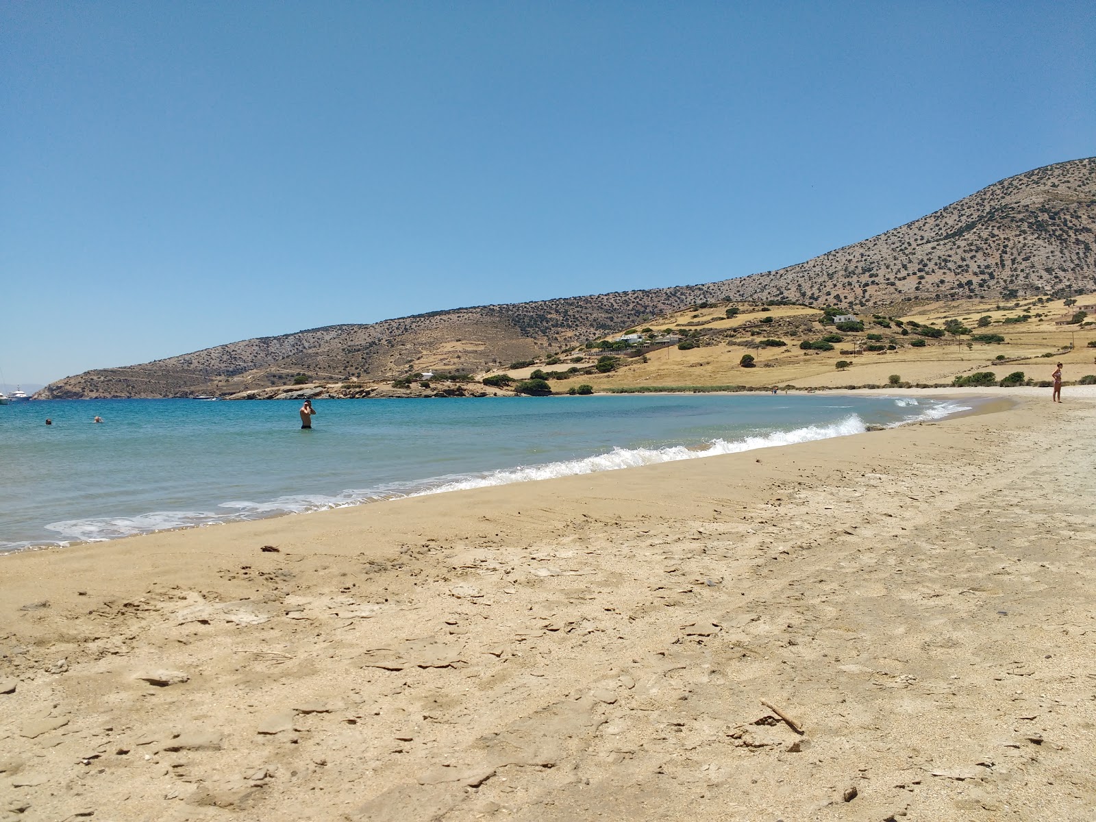 Φωτογραφία του Παραλία Καλάδος - δημοφιλές μέρος μεταξύ λάτρεις της χαλάρωσης