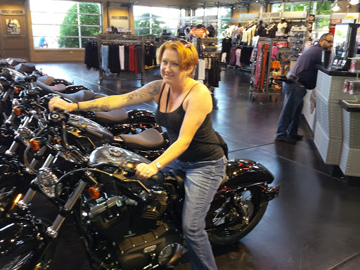 Harley-Davidson Dealer «Chicago Harley-Davidson», reviews and photos, 2929 Patriot Blvd, Glenview, IL 60026, USA