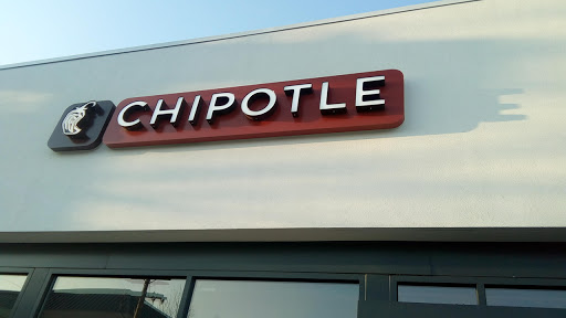 Mexican Restaurant «Chipotle Mexican Grill», reviews and photos, 915 E Oak St, Conway, AR 72032, USA