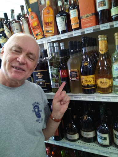 Liquor Store «Universal Fine Wine & Spirits», reviews and photos, 1542 US-19, Holiday, FL 34691, USA