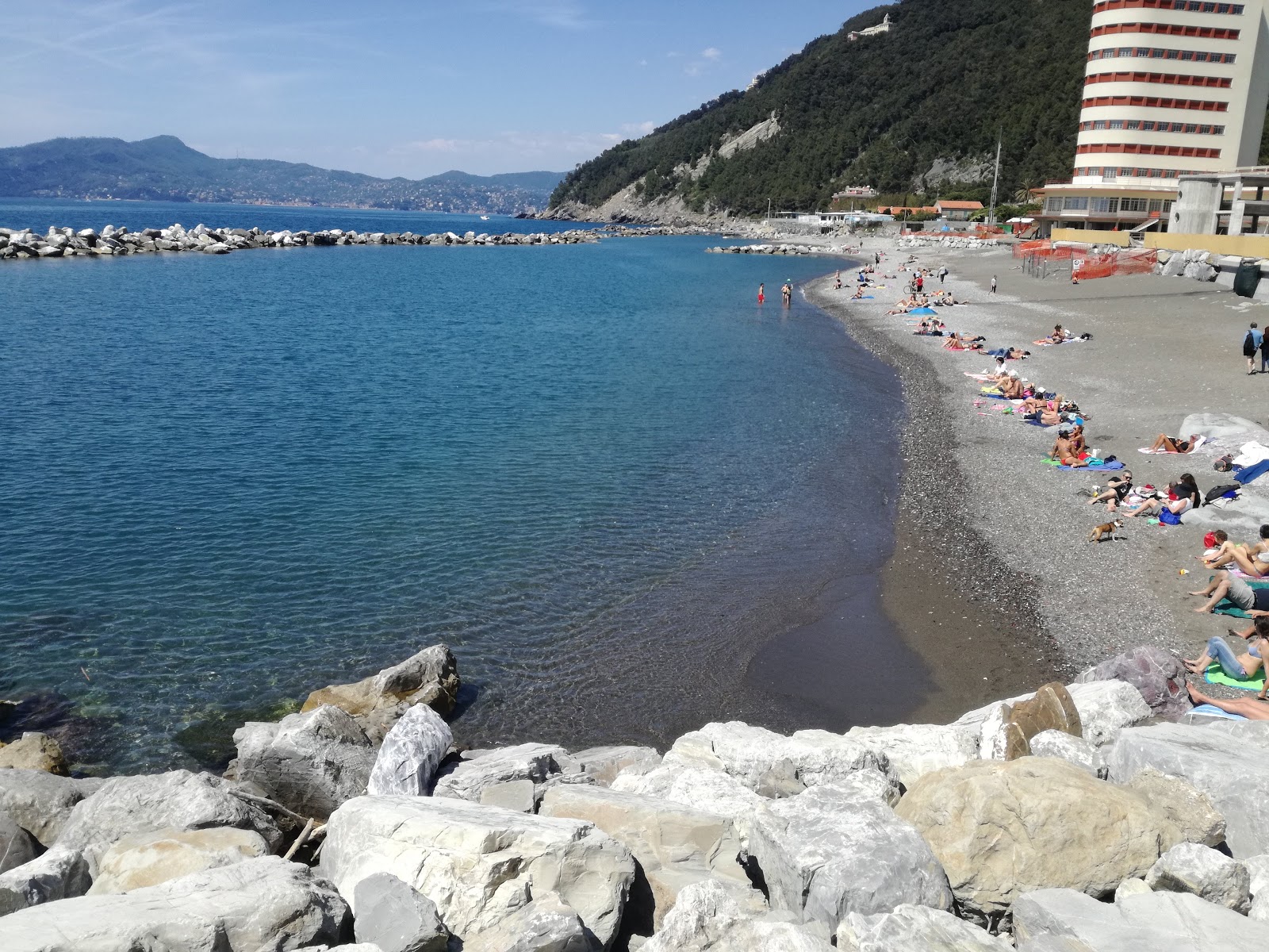 Fotografie cu Chiavari beach cu o suprafață de pietricele mici de culoare maro