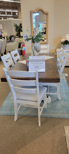 Furniture Store «Ashley HomeStore», reviews and photos, 905 Perimeter Dr, Schaumburg, IL 60173, USA