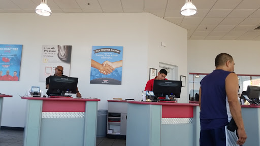 Tire Shop «Discount Tire Store - Irving, TX», reviews and photos, 3516 W Airport Fwy, Irving, TX 75062, USA