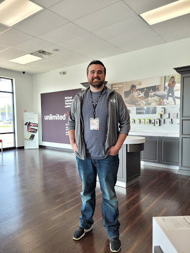 Cell Phone Store «Verizon Authorized Retailer - Wireless Zone», reviews and photos, 1999 US-60, Henderson, KY 42420, USA