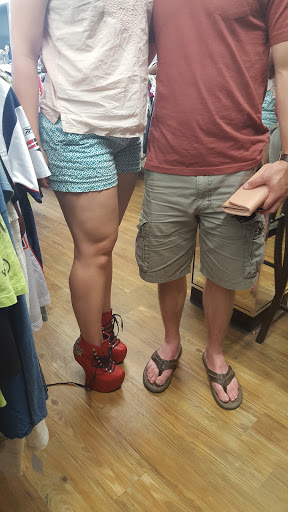 Used Clothing Store «Buffalo Exchange Houston», reviews and photos, 2901 S Shepherd Dr, Houston, TX 77098, USA