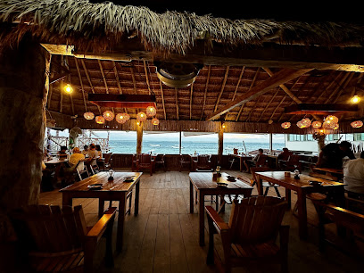 Boquinete Seafood & Grill - Rafael E. Melgar 4 En frente del chedraui selecto del lado de la playa Entrando por las tiendas de artesanias, 77580 Puerto Morelos, Q.R., Mexico