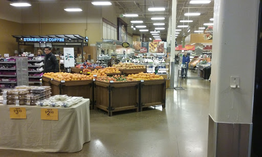 Grocery Store «Fred Meyer», reviews and photos, 6100 E Lake Sammamish Pkwy SE, Issaquah, WA 98029, USA