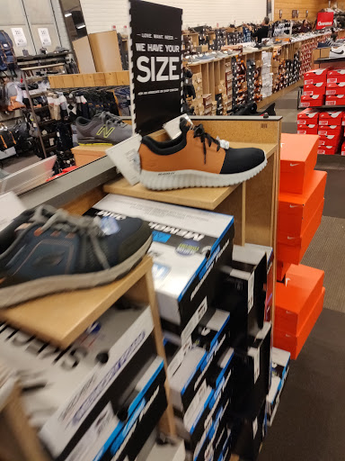 Shoe Store «DSW Designer Shoe Warehouse», reviews and photos, 2485 Richmond Ave, Staten Island, NY 10314, USA