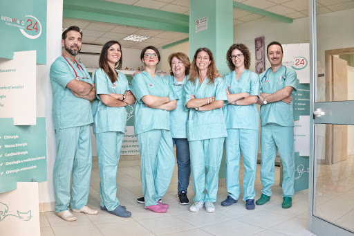 Pensioni per cani e dog hotel a Clinica Veterinaria Intervento 24