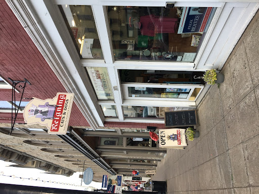 Pet Store «Reigning Cats & Dogs», reviews and photos, 219 E Davis St, Culpeper, VA 22701, USA