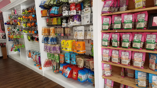 Pet Groomer «Woof Gang Bakery & Grooming Raleigh», reviews and photos, 4421 Six Forks Rd #120, Raleigh, NC 27609, USA