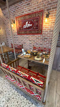 Atmosphère du Restaurant halal Albim Mantı Evi à Vaulx-en-Velin - n°4