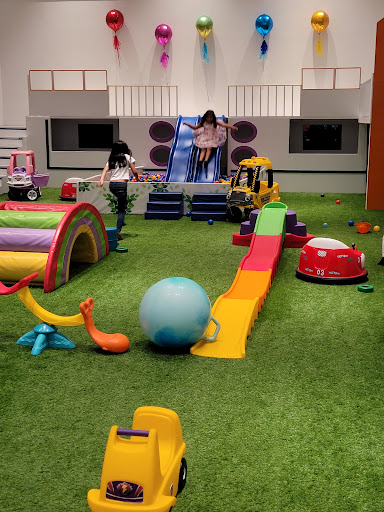 Demaxi Playground ( La plaza mall)