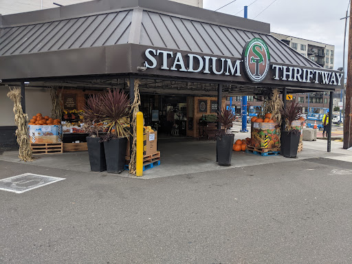 Grocery Store «Stadium Thriftway», reviews and photos, 618 N 1st St, Tacoma, WA 98403, USA