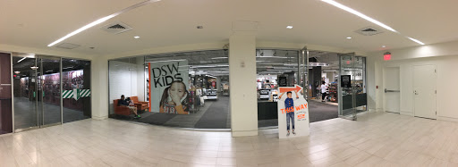 DSW Designer Shoe Warehouse, 3222 M St NW, Washington, DC 20007, USA, 
