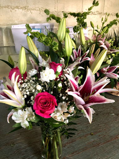 Florist «Fairview Flower Shop», reviews and photos, 1026 Sycamore Dr, Decatur, GA 30030, USA