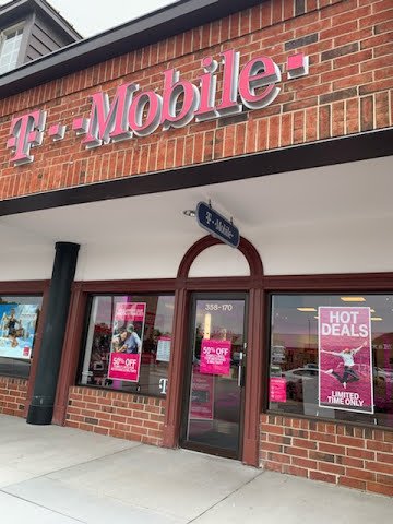 Cell Phone Store «T-Mobile», reviews and photos, 358 W Army Trail Rd #170, Bloomingdale, IL 60108, USA