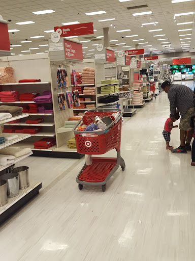 Department Store «Target», reviews and photos, 13505 20th Ave, College Point, NY 11356, USA