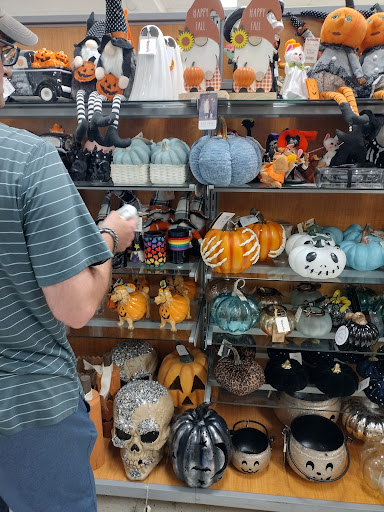 Department Store «T.J. Maxx», reviews and photos, 525 Harvard St, Brookline, MA 02446, USA