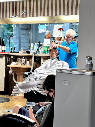 Barber Shop «Loop Barber Shop», reviews and photos, 2210 Dundee Rd # 2, Louisville, KY 40205, USA