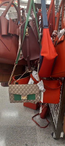 Clothing Store «Ross Dress for Less», reviews and photos, 1001 S Interstate 35 East Service Rd, DeSoto, TX 75115, USA