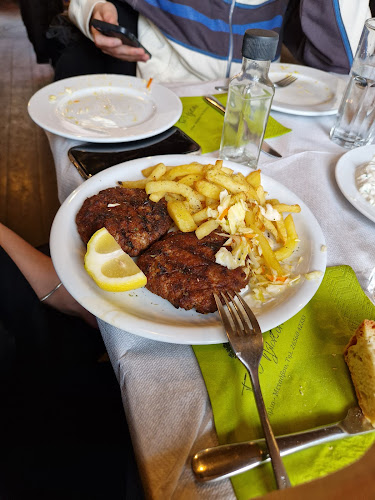 Τρία Πλατάνια - Εστιατόριο