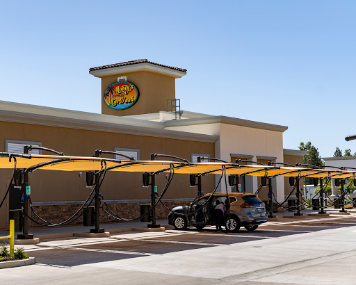 Monty's Express Carwash en Stockton
