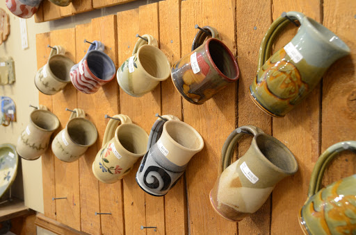 Pottery Store «Mississippi Mud Pottery», reviews and photos, 310 E Broadway, Alton, IL 62002, USA