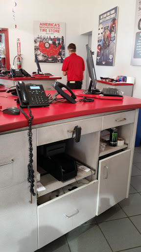 Tire Shop «Discount Tire Store - San Antonio, TX», reviews and photos, 1755 SW Loop 410, San Antonio, TX 78227, USA