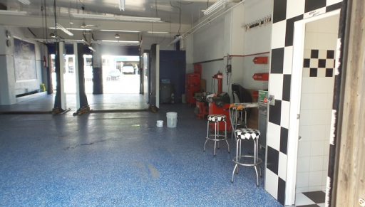 Auto Body Shop «A & B Collision Center», reviews and photos, 65 Hannah St, Staten Island, NY 10301, USA