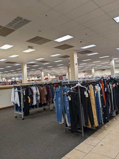 Clothing Store «Burlington Coat Factory», reviews and photos, 74 Broad St, Stamford, CT 06901, USA