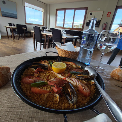 Restaurante Casa Maximo - Carretera de Luanco a Cabo de Peñas, Km. 4, 33440 Bañugues, Asturias, Spain