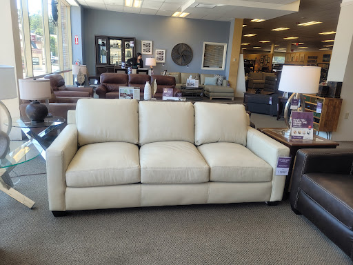 Furniture Store «Raymour & Flanigan Furniture and Mattress Store», reviews and photos, 1855 Central Park Ave, Yonkers, NY 10710, USA