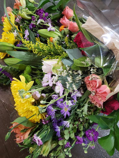 Florist «Carrolls Florist of Beverly», reviews and photos, 385 Cabot St, Beverly, MA 01915, USA