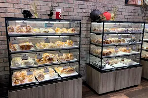 85°C Bakery Cafe - Torrance (Del Amo Fashion Center) image