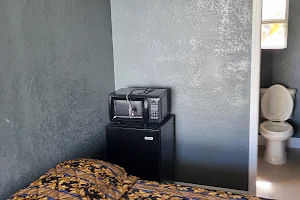 Kenvin's Motel image