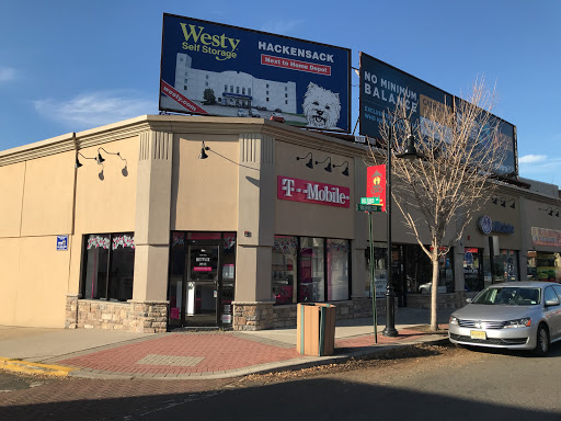 T-Mobile, 94 S Washington Ave, Bergenfield, NJ 07621, USA, 