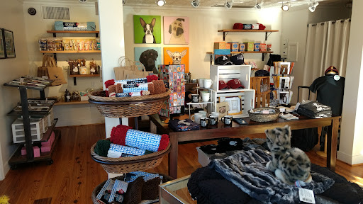 Pet Supply Store «Diggidy Dog», reviews and photos, Ocean Ave & Monte Verde St, Carmel-By-The-Sea, CA 93923, USA