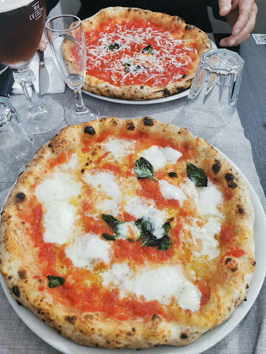 Vela Pizza & Tradizioni in Pavia, Provincia di Pavia