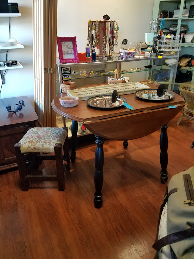 Consignment Shop «Brand Used Thrift And Consignment Shop», reviews and photos, 157 Dolson Ave, Middletown, NY 10940, USA